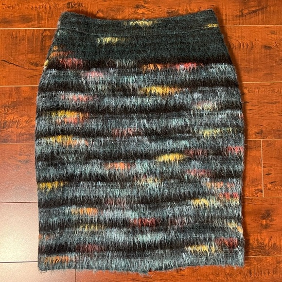 ANTHROPOLOGIE Maeve Feathered Wool Mini Pencil Skirt Fuzzy Blue Motif Size 0 - Picture 4 of 13